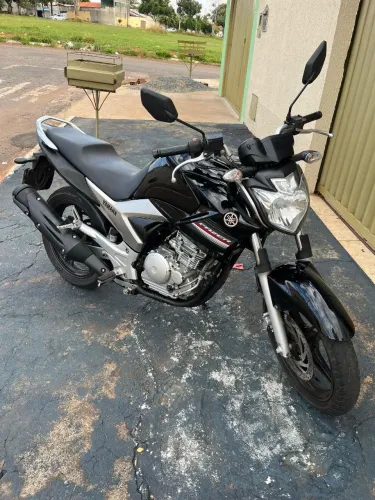 Fazer 250cc 2015/15 preta 