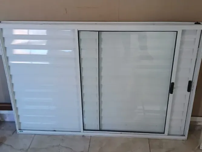 Veneziana Aluminio branco