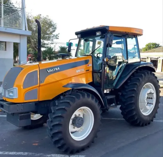 Trator Valtra BM110 13/13 - Parcele Aqui