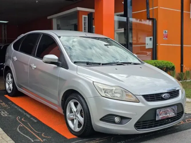 Ford Focus 1.6 S/se/se Plus Flex 8v/16v 5P 2010