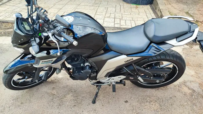 Vendo moto Yamaha fazer 250 ano 2019/2020