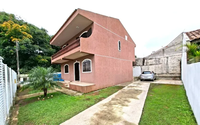 Sobrado com 4 quartos à venda por R$ 790000.00, 158.92 m2 - XAXIM - CURITIBA/PR