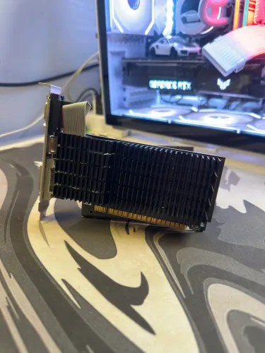 Placa de Vídeo GT 710 1GB impecável 