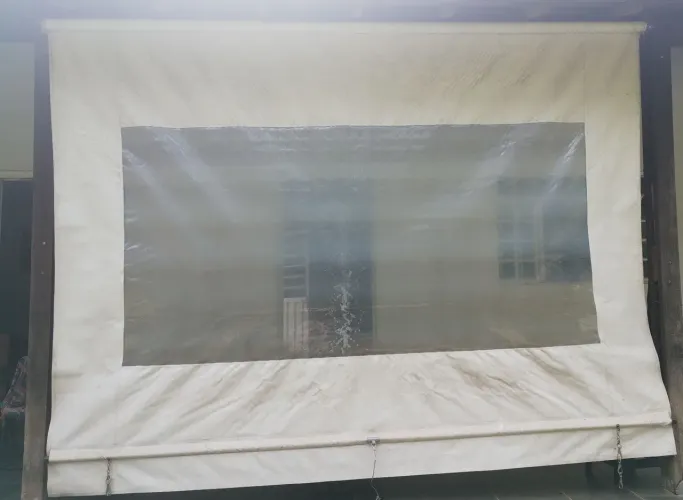 Vendo 1 toldo 1 portão