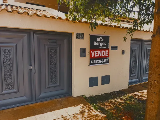 IMÓVEL COM 3 RESIDÊNCIAS INDIVIDUAIS OPORTUNIDADE ÚNICA PARA INVESTIDORES