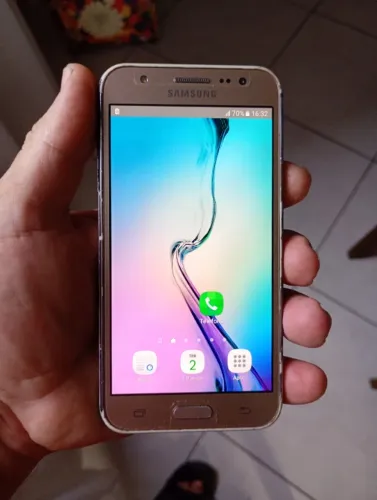 Celular Samsung J5 16 gigas pega todos app,s Bateria e entrada carregador bons