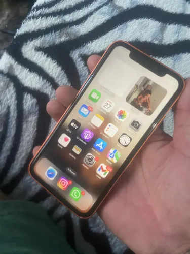 Vendo IPhone XR com a carcaça do 17 pro