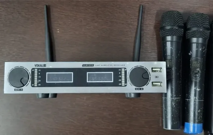 Microfone Sem Fio Duplo Vokal VLR-502