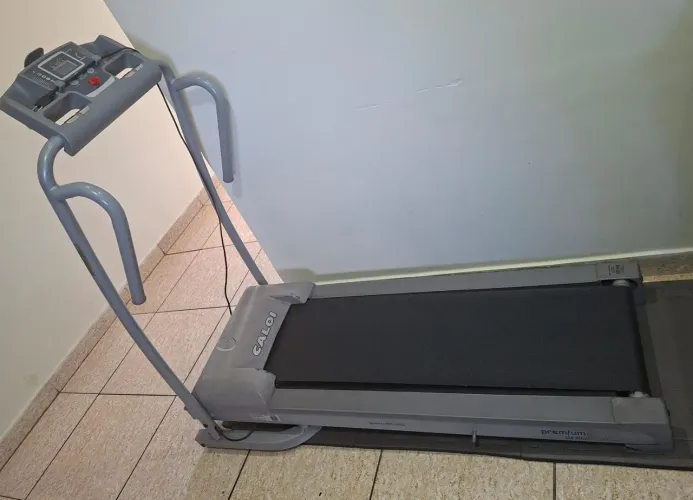 Esteira elétrica Caloi cle 20 Premium  110v