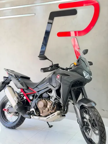 HONDA ÁFRICA TWIN 1.100  ANO 2023 KM 11.500 R$ 88.990,00