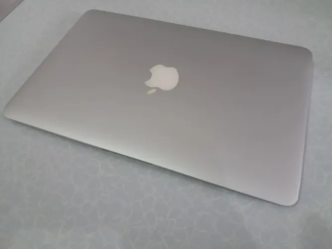 MacBook Air Early 2015 11 pol