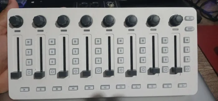 Controlador midi mvave SMC