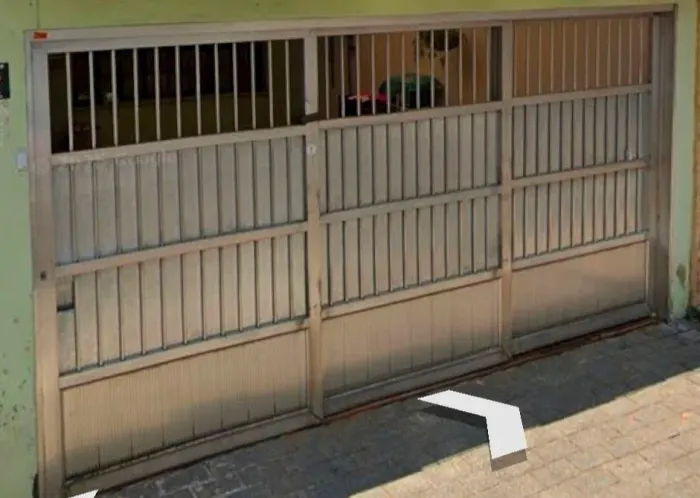 Portão de correr de alumínio (3 folhas) - 4,13m x 2,10m