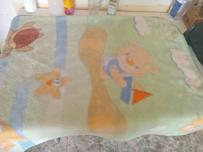 Cobertor infantil, bem conservado 