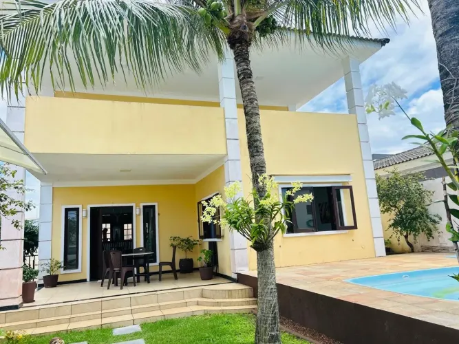 Casa a venda em condomínio em Jaua