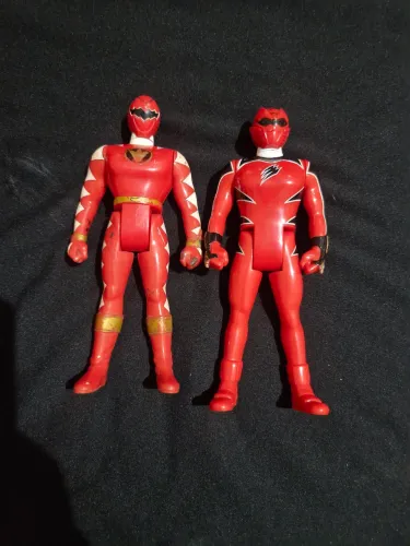 Lote power rangers dino trovão e jugle fury vermelho