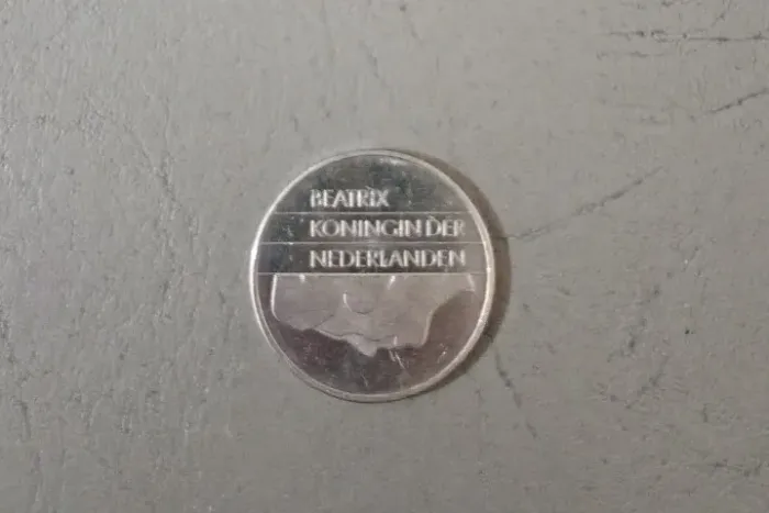 Moeda 2½ Gulden Holanda 1989 - Rainha Beatrix. Bem conservada, sem arranhões. Antes do Eur