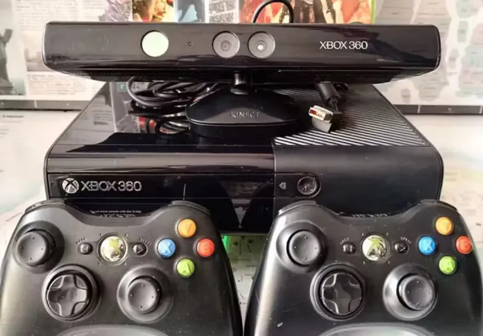 Xbox 360 + o kinect + 2 controles + 2 jogos kinect