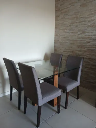 Mesa com 4 Cadeiras