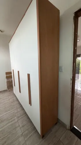 Guarda roupa Semi novo