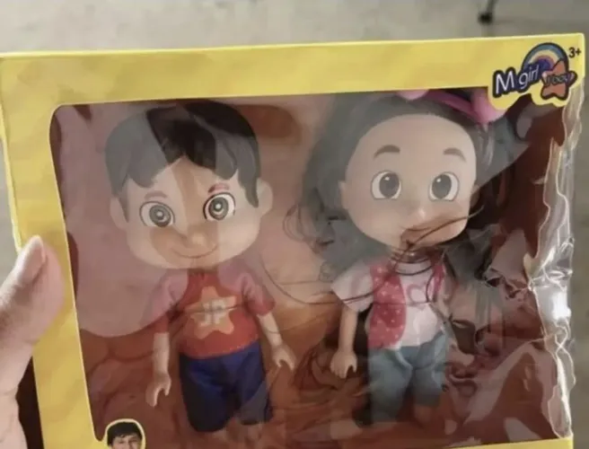 kit com bonecos da Maria clara e jp articulado com 15 cm cada 