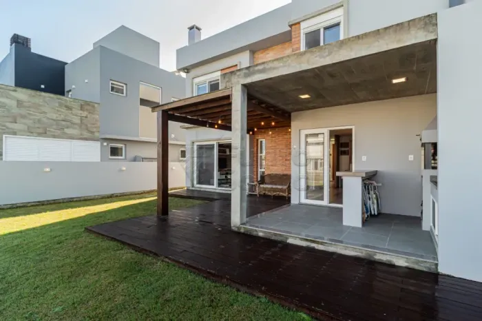 Sua Nova Casa Fundo Lago no Veredas por R$2.150.000,00