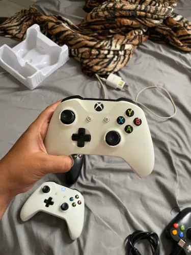 ? 3 Controles Xbox ? 2 Brancos + 1 Preto | Para Conserto/Peças