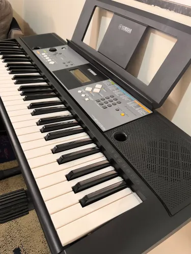 Teclado YAMAHA PSR E233