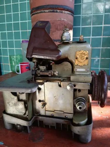 Máquina de costura orvelook