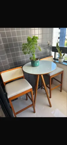 Vendo mesa e cadeiras excelente para varanda gourmet