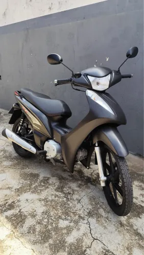 Honda Biz 125 EX impecável