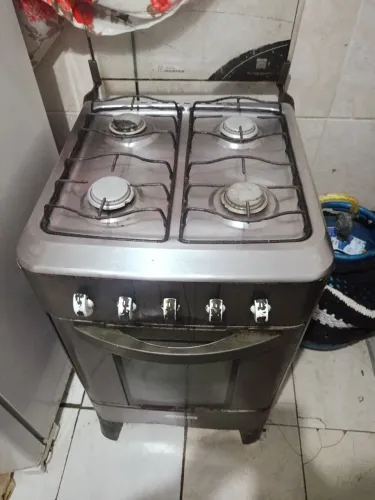 Fogão de quatro bocas