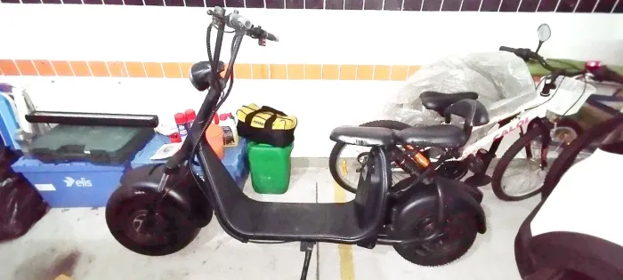 Scooter elétrica revisada pneus novos 1500w