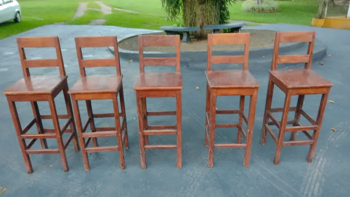 Banqueta alta madeira de demolição