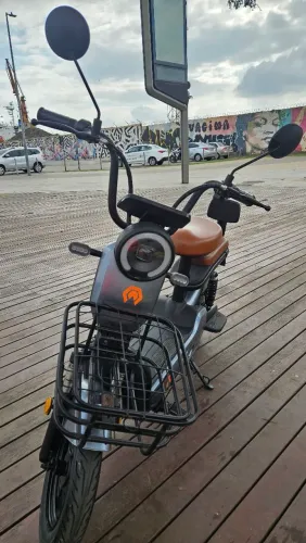 Scooter elétrica muito conservada