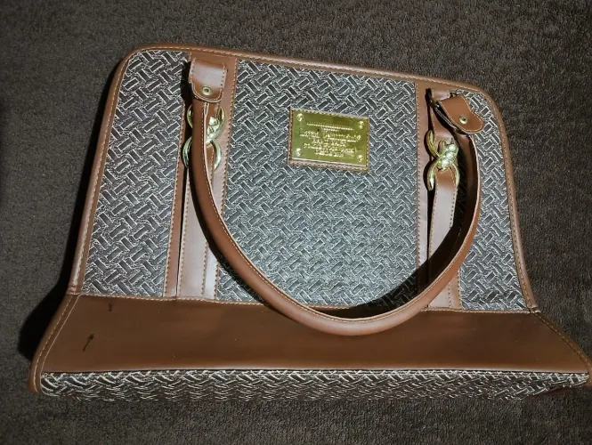 Linda bolsa média marrom 