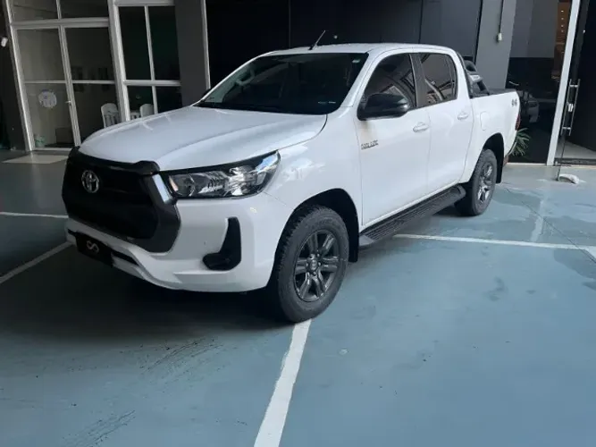 Toyota Hilux CD SR 4X4 2.8 TDI Diesel Aut. 2024