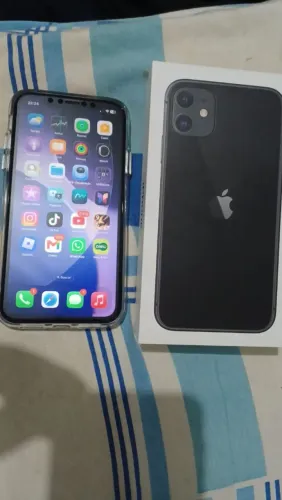 iPhone 11,128 gigas,preto.