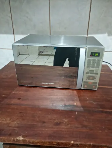 Microondas Brastemp 30 litros espelhado com grill