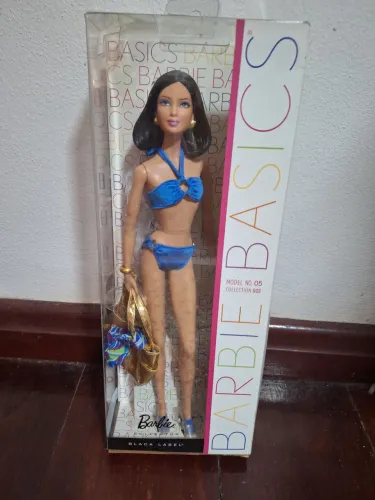 Barbie Basics em Traje de Banho Model 05 - Nunca removida da caixa (NRFB)