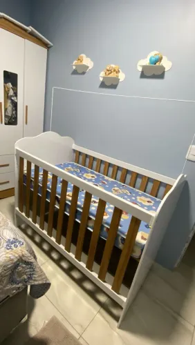 Berço novo , colchão novo e enxoval menino urso