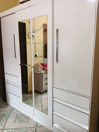Guarda roupa de Casal ,4 portas e 6 gavetas