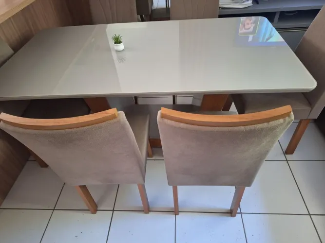 Mesa 6 cadeiras Tampo de vidro 170x90 semi nova