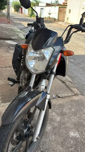 EXCELENTE MOTO FACTOR YAMAHA 125 l UNICA DONA - EXELENTE ESTADO