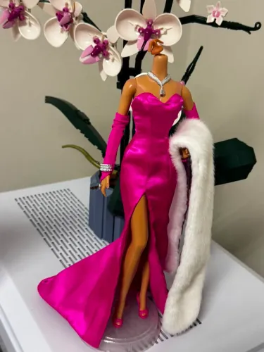 Corpo e suporte barbie odile gala