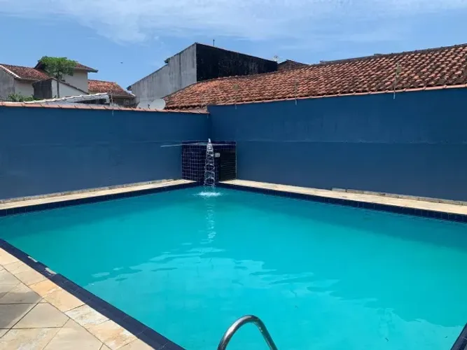 Caraguá definitivo: lindo sobrado, mobiliado, pé na areia, fte ao mar, 3 qtos, c/ piscina!