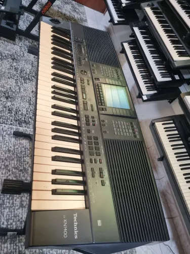 Teclado Technics KN-1400