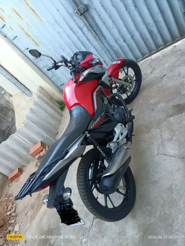 Vendo ou troco 160 Titan endias revisada só transferir
