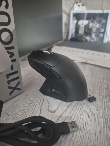 Mouse Gamer Attack Shark X11 Ultraleve c/ Dock Carregador (Sem Fio)