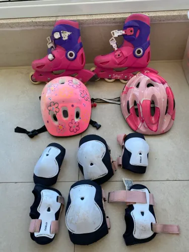 Patins Oxelo TAM 30/32, kit proteção e capacetes